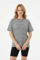 Kadın Yatay Çizgili Bisiklet Yaka Slim Fit Pamuklu Kısa Kollu Yazlık Tişört