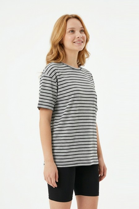 Kadın Yatay Çizgili Bisiklet Yaka Slim Fit Pamuklu Kısa Kollu Yazlık Tişört