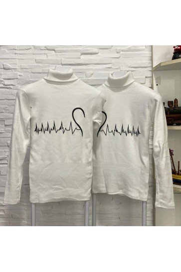 Kalp Atışı Baskılı Beyaz Boğazlı Triko Sevgili Kombini