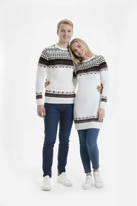 Desenli Beyaz Tesettür Kazak Sevgili Kombini 