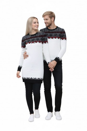 Desenli Beyaz Tunik Ve Triko Sevgili Kombini